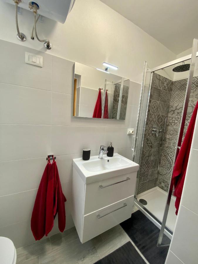 Pisani Apartment Bari Exteriör bild