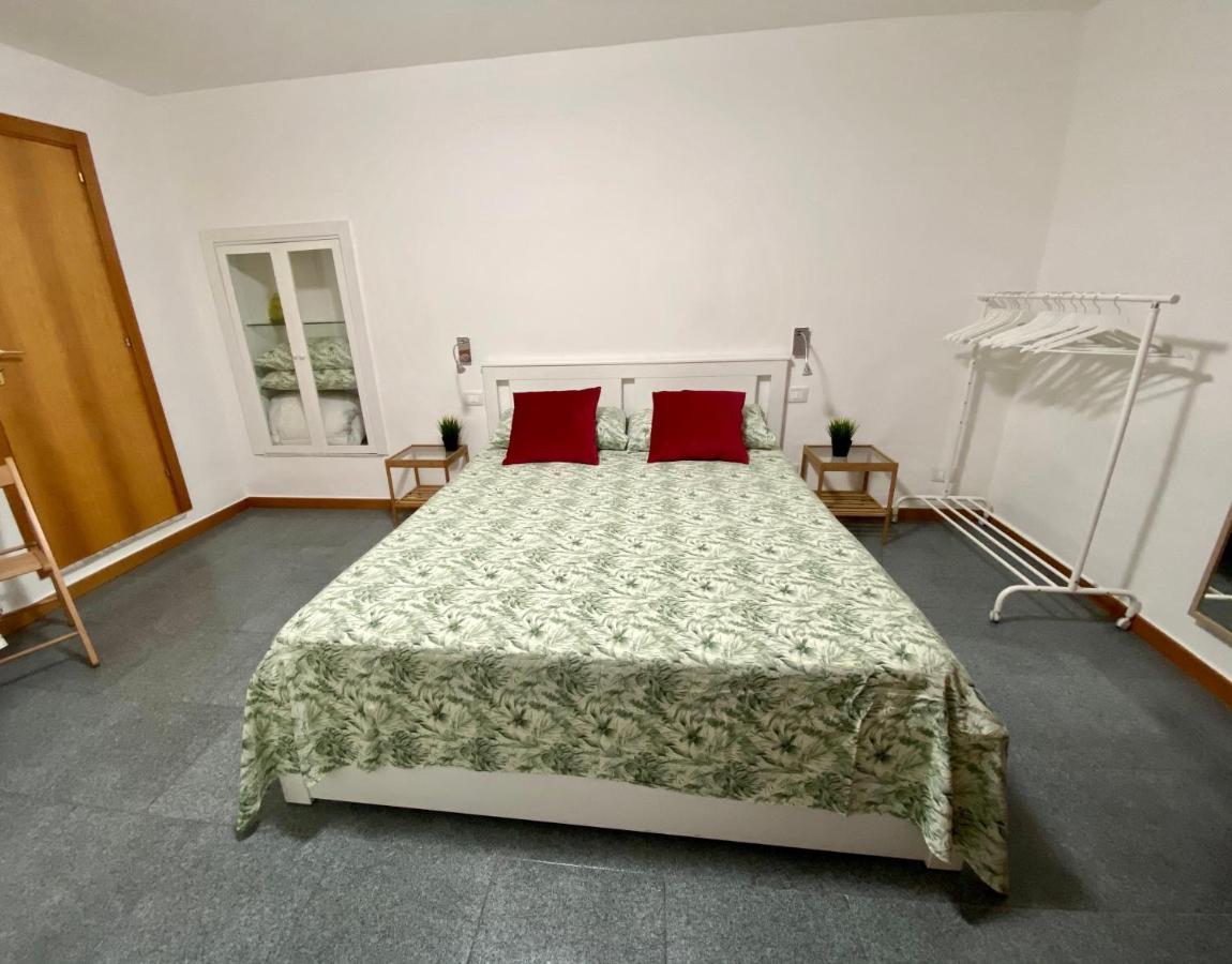 Pisani Apartment Bari Exteriör bild