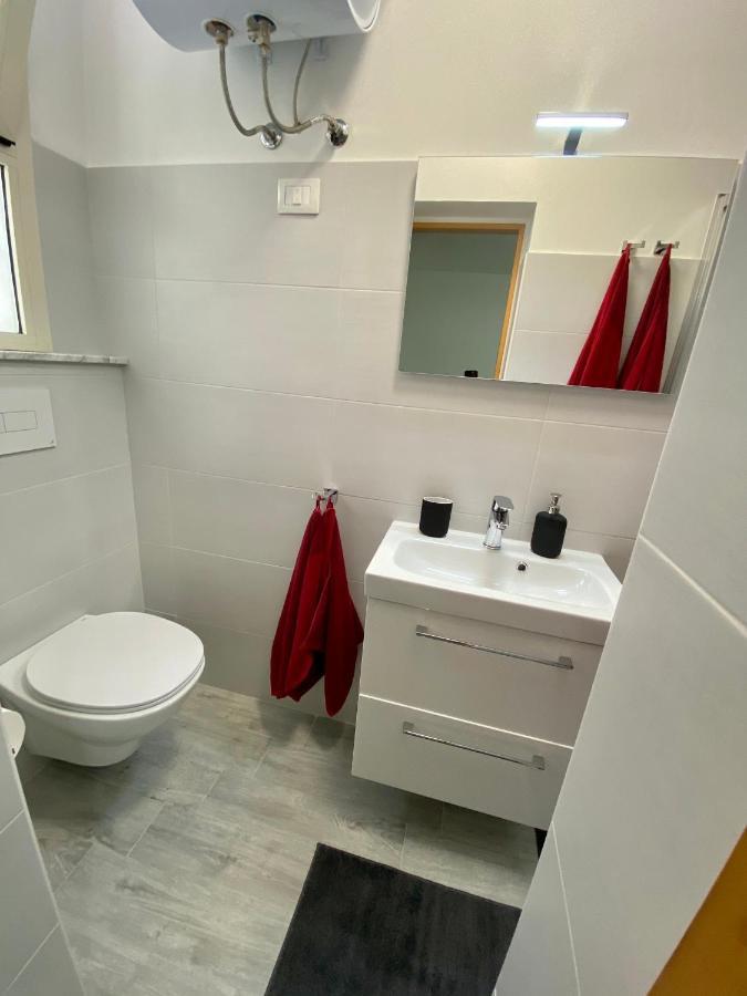 Pisani Apartment Bari Exteriör bild